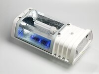 6 blaue LEDs dienen als Fangbeleuchtung 6 blaue LEDs dienen als Fangbeleuchtung